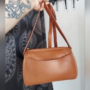 Vintage Coach British Tan Austin Bag 9909🤎🧡 HTF